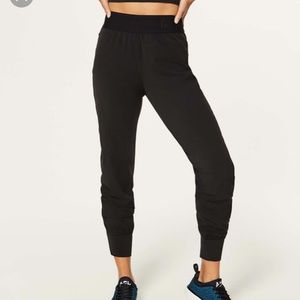 Lululemon box it out joggers